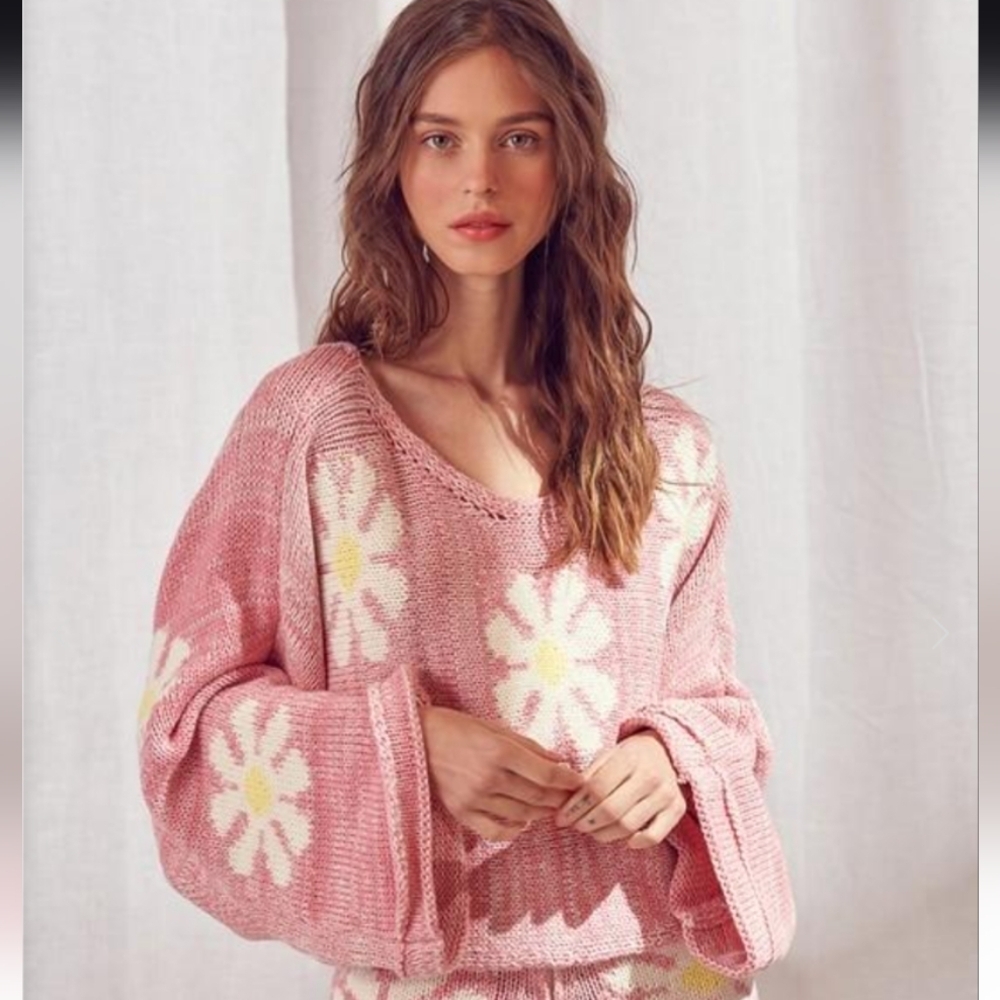 Storia Daisy Cropped Sweater Bell Sleeves Pink White Yellow Size Medium EUC